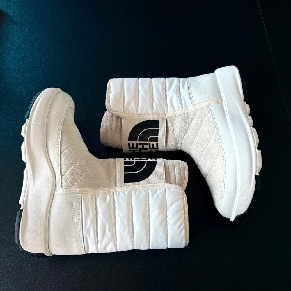 The North Face Ozone Park Winter Pull-On Boots white cream size 6 waterproof